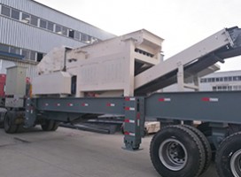 移動石頭破碎機做什么的，日產(chǎn)1600噸建筑垃圾粉碎機價格